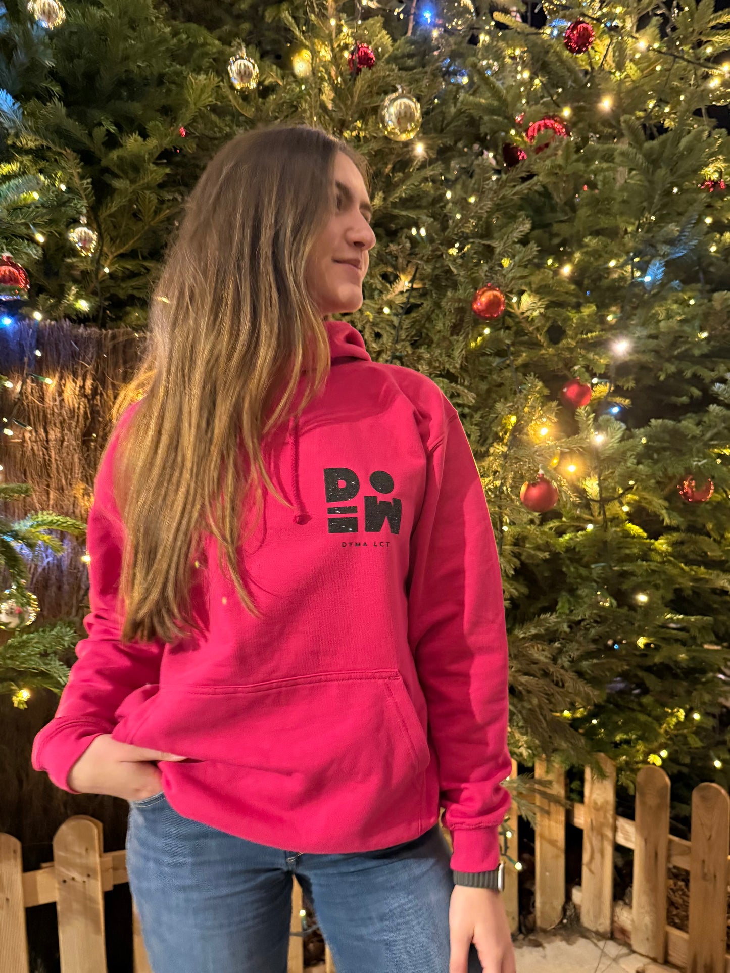 Pull fuchsia et noir pailleté